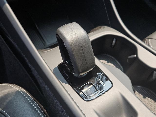 new 2025 Volvo XC40 car, priced at $45,685