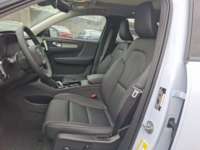 new 2025 Volvo XC40 car, priced at $49,790