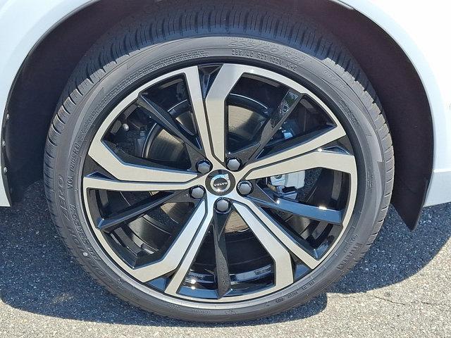 new 2025 Volvo XC60 car, priced at $61,400