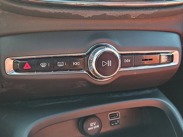used 2019 Volvo XC40 car, priced at $17,465