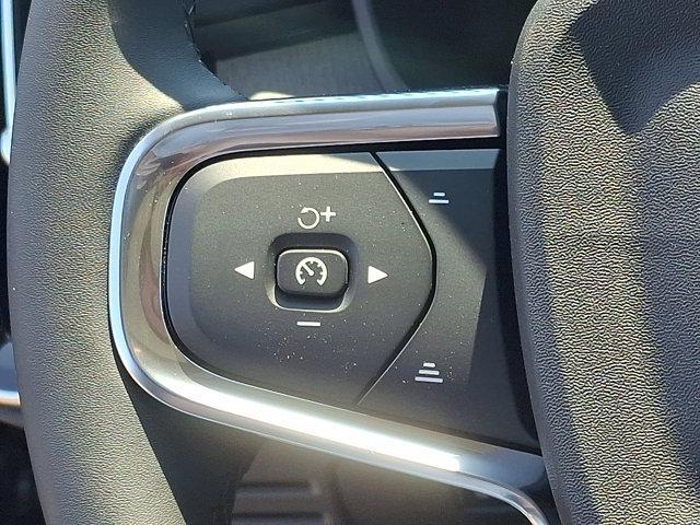 new 2025 Volvo XC40 car, priced at $49,810