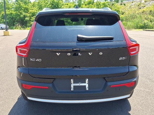 new 2025 Volvo XC40 car, priced at $49,810