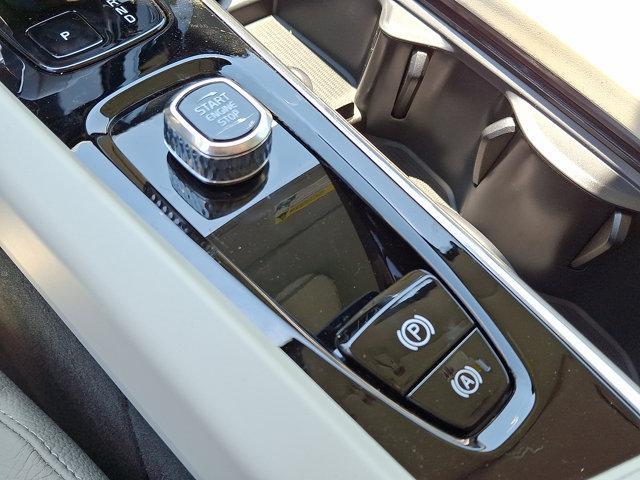 new 2025 Volvo XC60 car, priced at $55,315