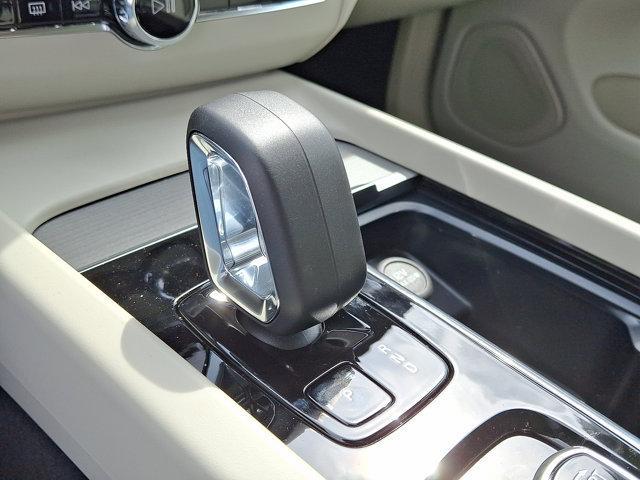 new 2025 Volvo XC60 Plug-In Hybrid car, priced at $66,260