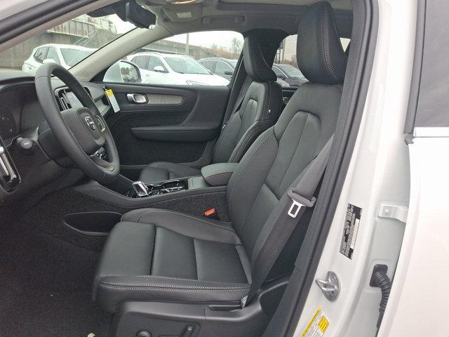 new 2025 Volvo XC40 car, priced at $47,965