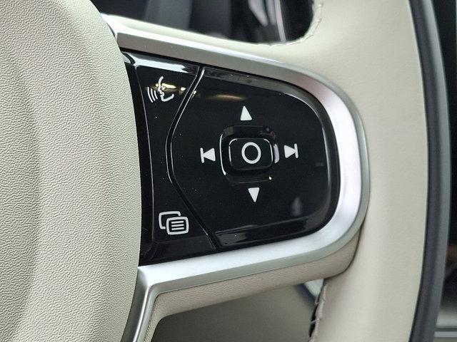 new 2025 Volvo XC60 car, priced at $55,360