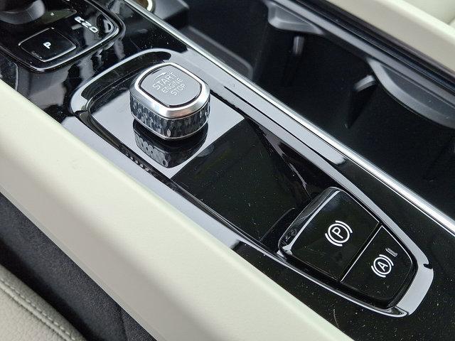 new 2025 Volvo XC60 car, priced at $55,360