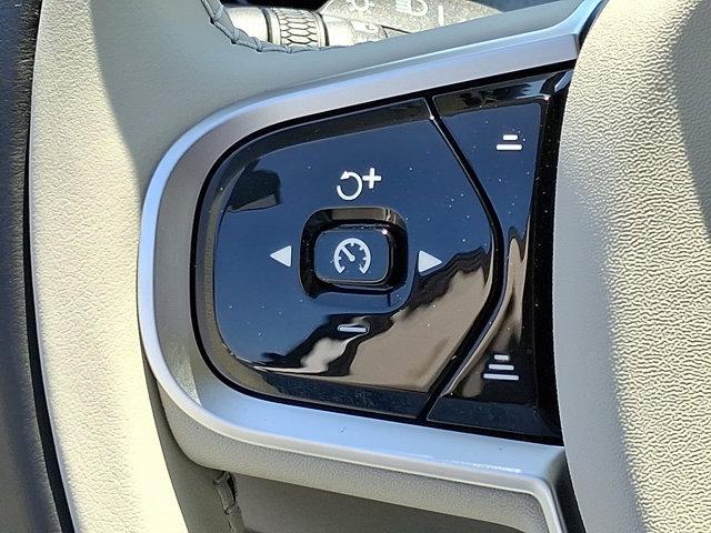 new 2025 Volvo XC60 car
