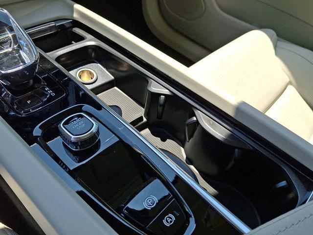 new 2025 Volvo XC60 car