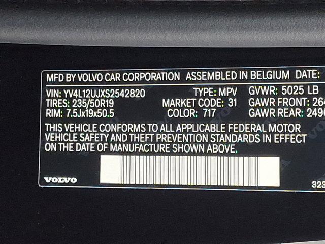 new 2025 Volvo XC40 car, priced at $46,015