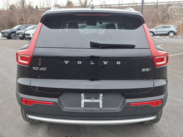 new 2025 Volvo XC40 car, priced at $46,015