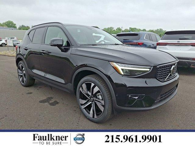 new 2025 Volvo XC40 car, priced at $52,235