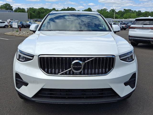 new 2025 Volvo XC40 car, priced at $46,035