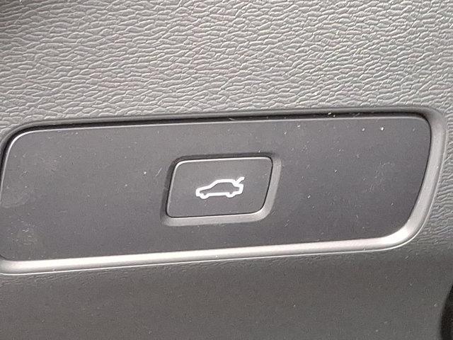new 2025 Volvo XC40 car, priced at $46,035