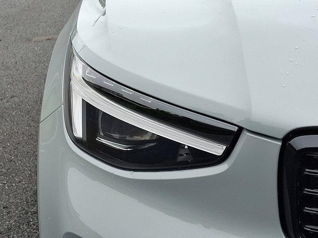 new 2025 Volvo XC40 car, priced at $49,810
