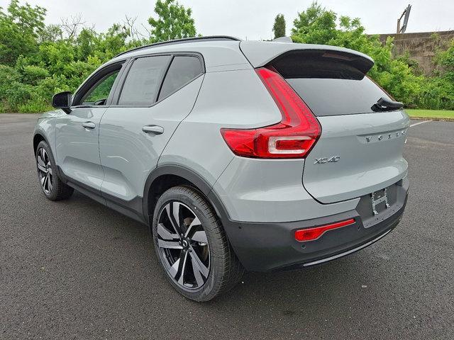 new 2025 Volvo XC40 car, priced at $49,810
