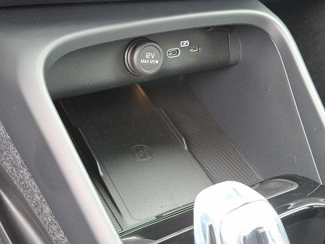new 2025 Volvo XC40 car, priced at $49,810