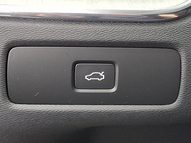 new 2025 Volvo XC60 car, priced at $55,360