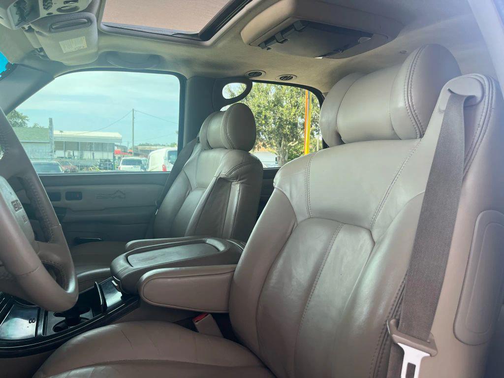 used 2002 GMC Yukon car, priced at $6,999