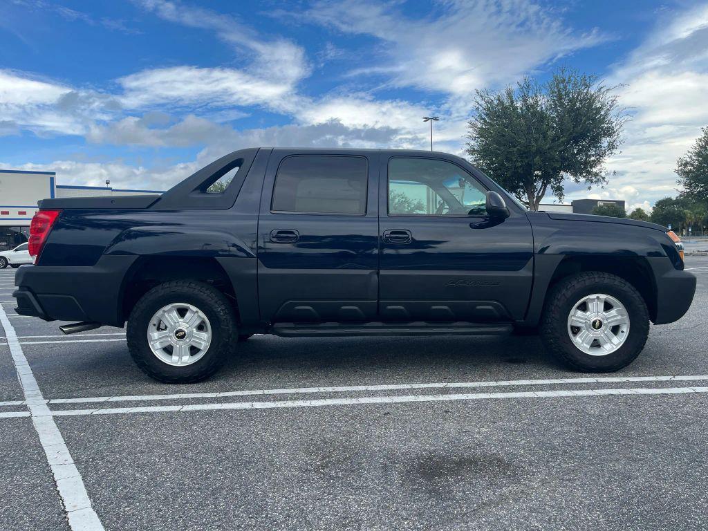 used 2004 Chevrolet Avalanche car, priced at $11,999