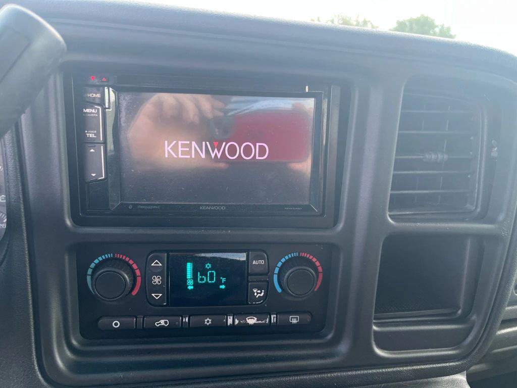 used 2004 Chevrolet Avalanche car, priced at $11,999