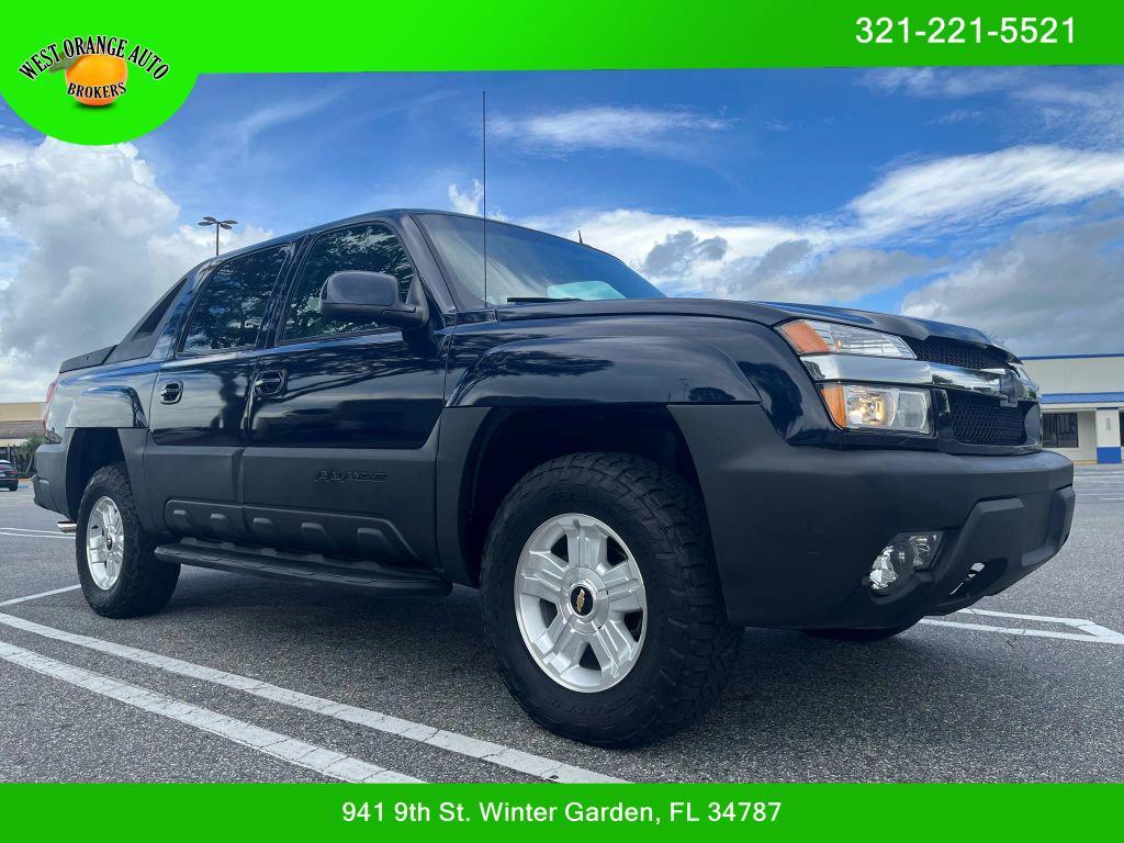 used 2004 Chevrolet Avalanche car, priced at $11,999