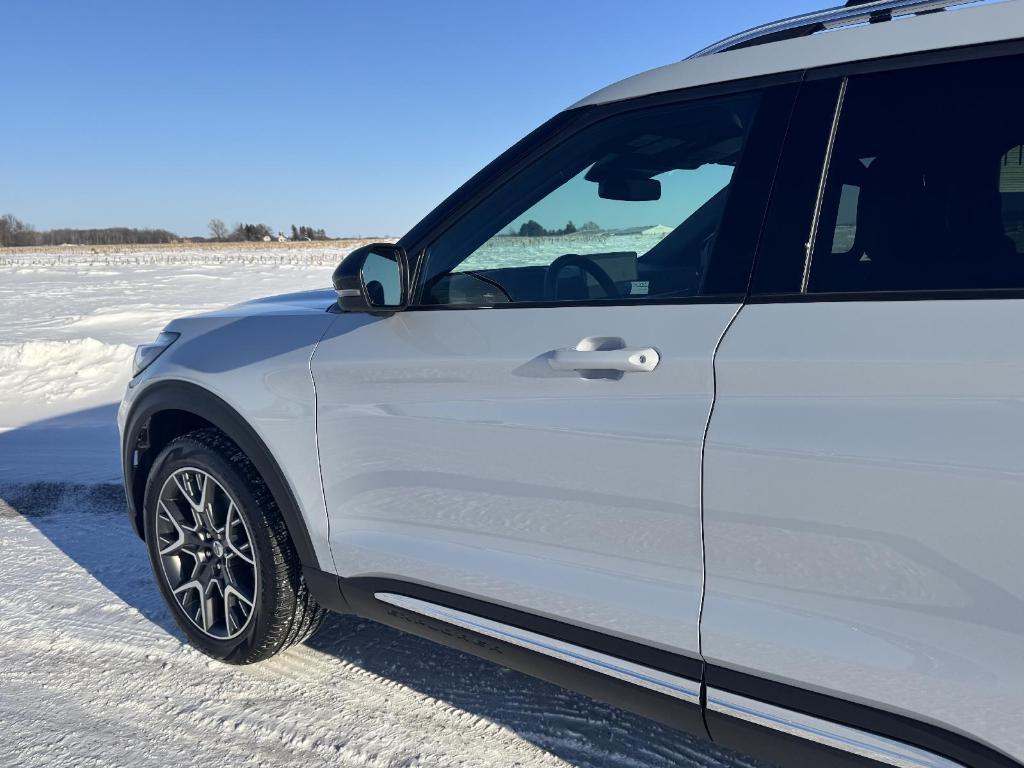 new 2025 Ford Explorer car, priced at $58,307