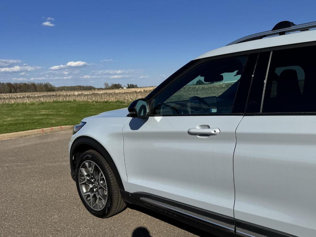 new 2025 Ford Explorer car, priced at $57,067