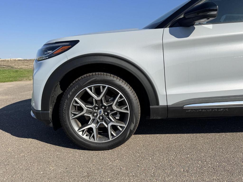 new 2025 Ford Explorer car, priced at $57,067