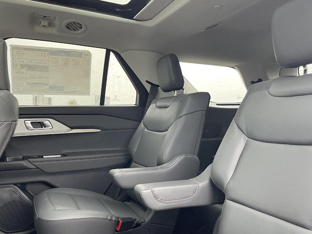 new 2025 Ford Explorer car, priced at $44,540