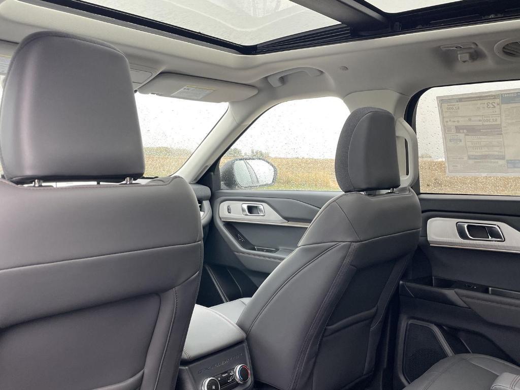 new 2025 Ford Explorer car, priced at $44,540