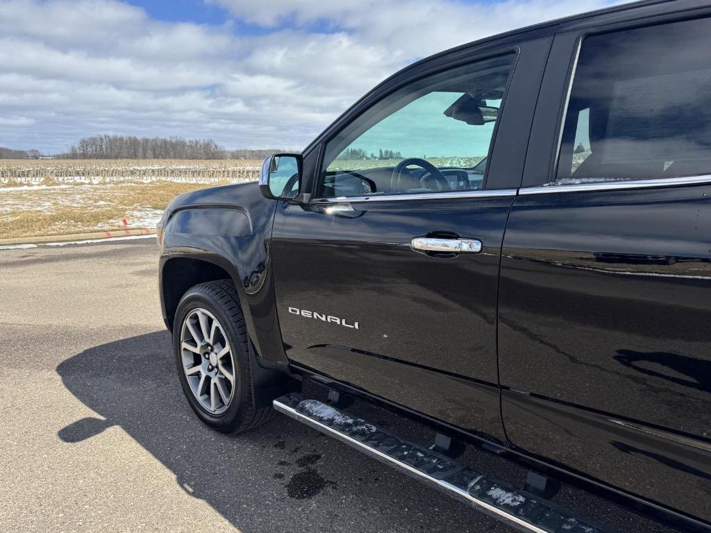 used 2022 GMC Canyon car, priced at $33,333
