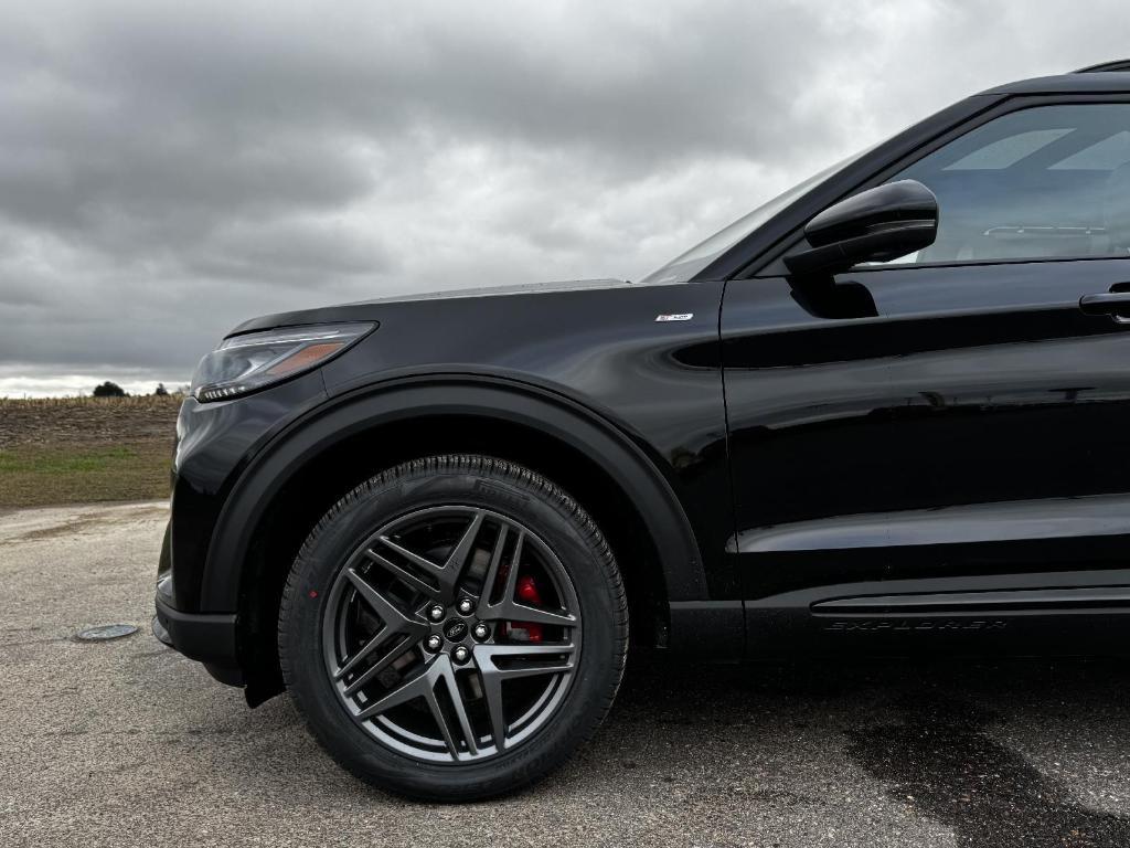 new 2025 Ford Explorer car, priced at $50,765