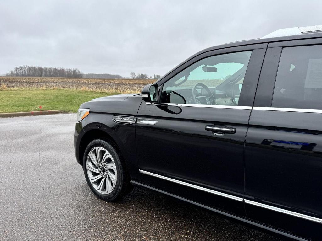 used 2022 Lincoln Navigator car, priced at $59,999