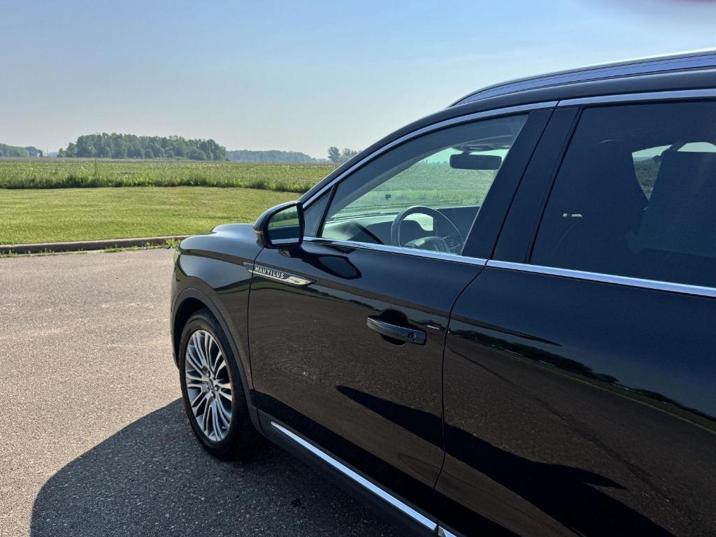 used 2022 Lincoln Nautilus car, priced at $36,728
