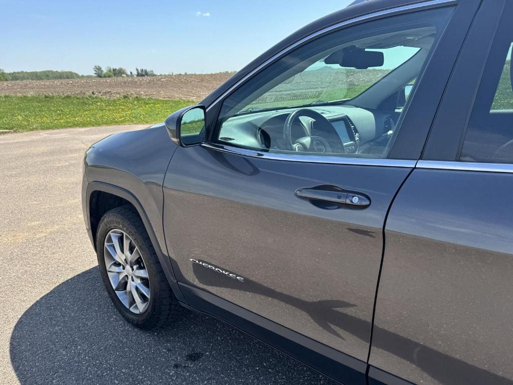 used 2018 Jeep Cherokee car