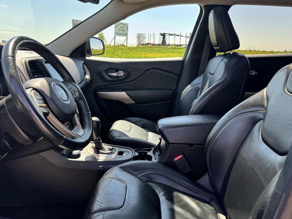 used 2018 Jeep Cherokee car