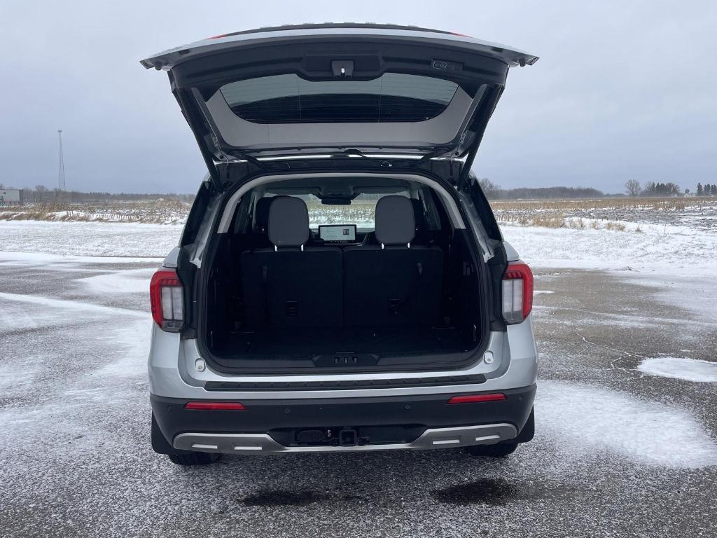 used 2025 Ford Explorer car