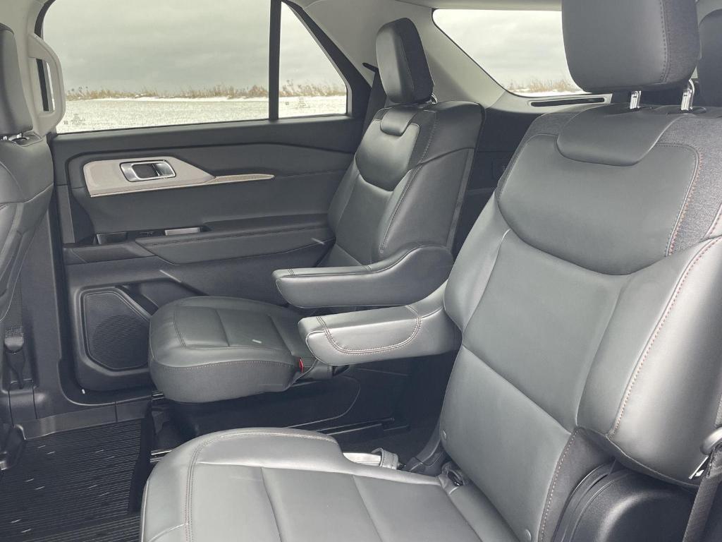 used 2025 Ford Explorer car