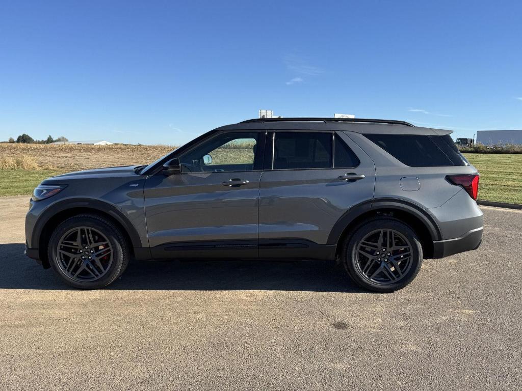 new 2025 Ford Explorer car, priced at $48,914