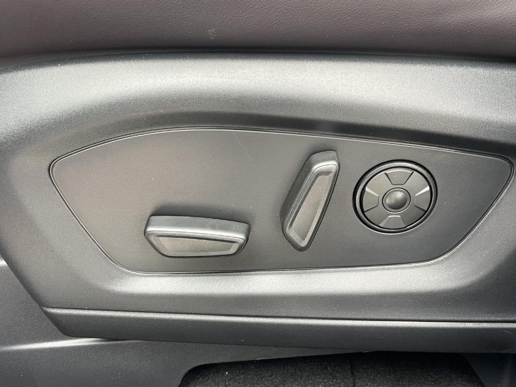 new 2025 Ford Explorer car, priced at $57,930