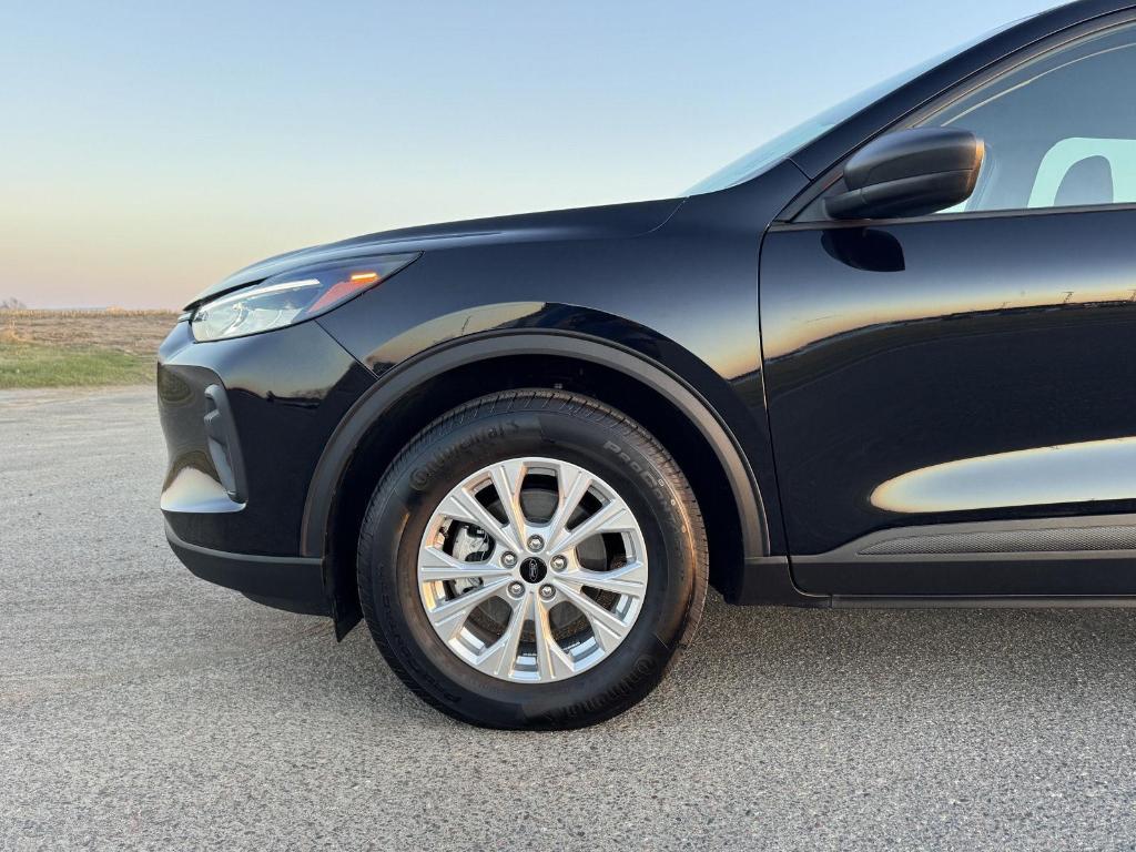 new 2025 Ford Escape car, priced at $25,686