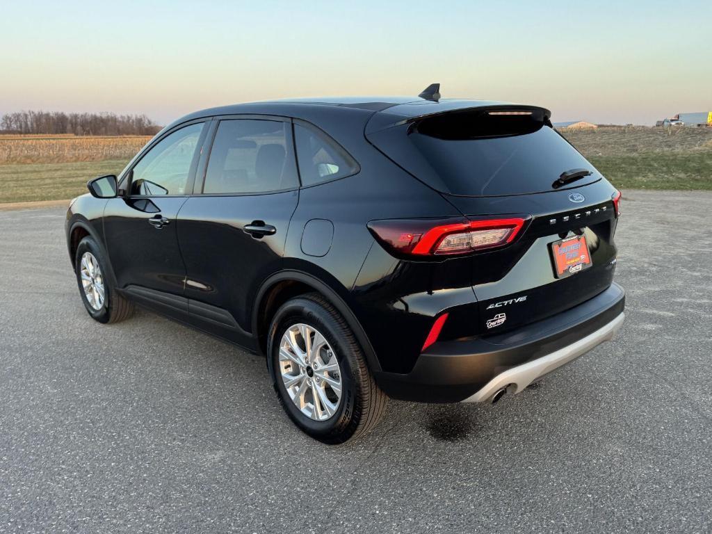 new 2025 Ford Escape car, priced at $25,686