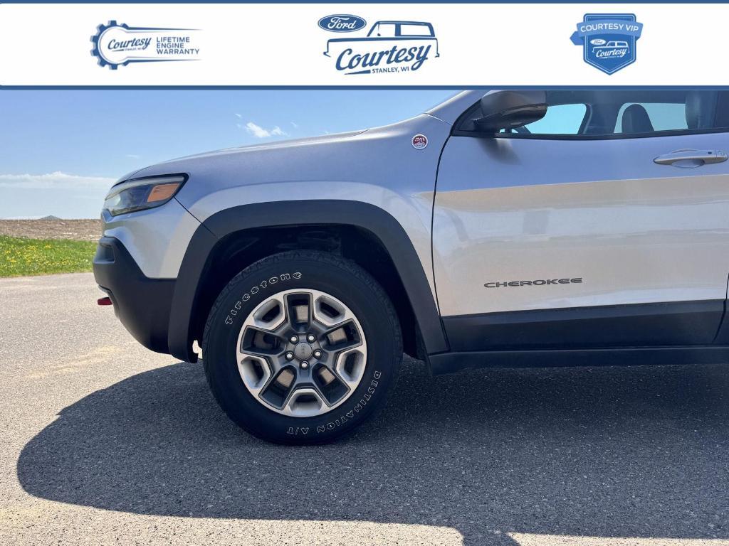 used 2019 Jeep Cherokee car, priced at $23,728