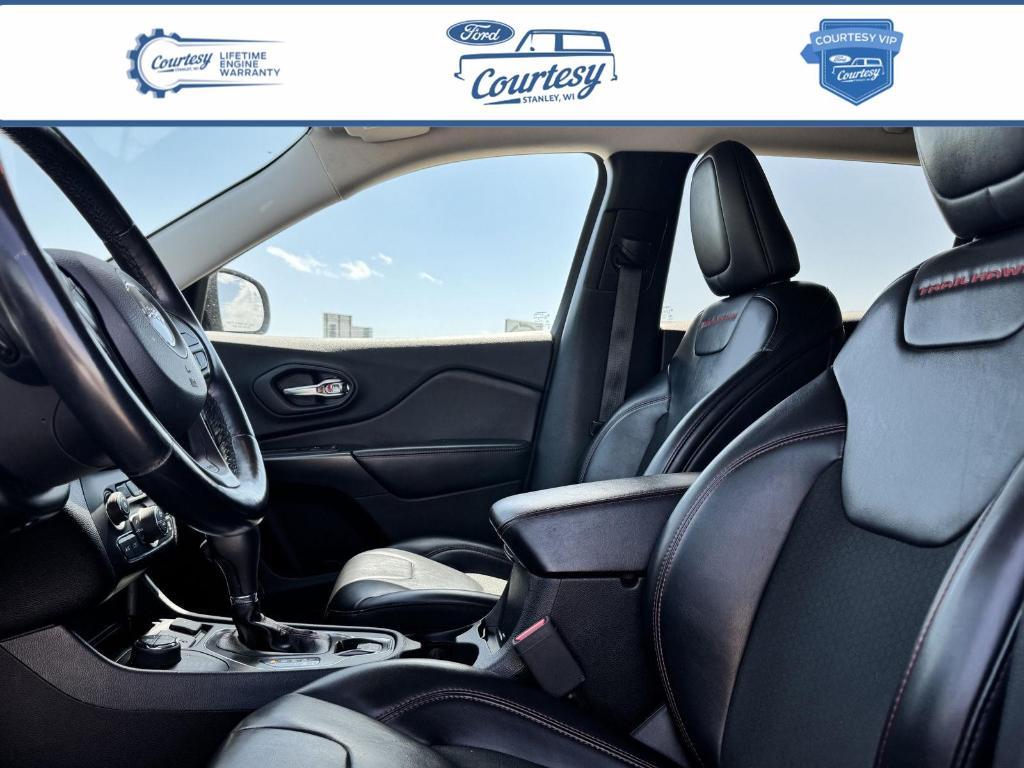 used 2019 Jeep Cherokee car, priced at $23,728