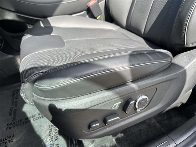 used 2025 Hyundai Palisade car, priced at $45,879