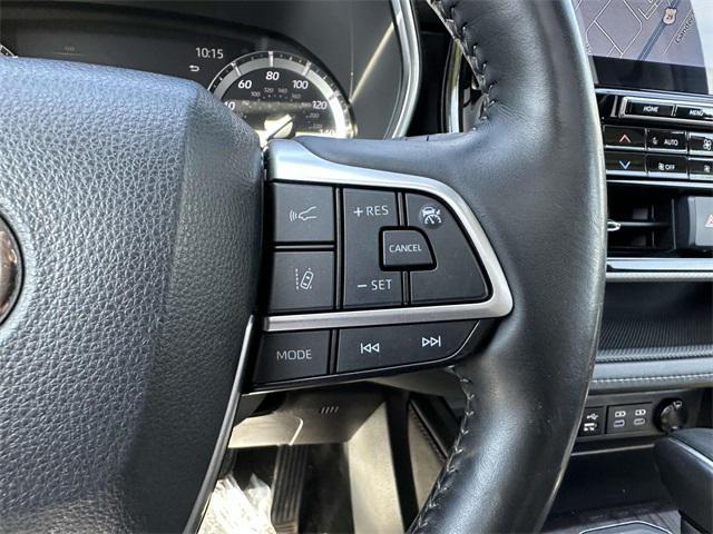 used 2022 Toyota Highlander car, priced at $40,587