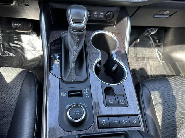 used 2022 Toyota Highlander car, priced at $40,587