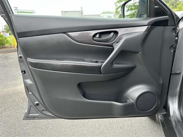 used 2019 Nissan Rogue car, priced at $12,797