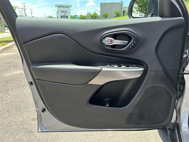 used 2019 Jeep Cherokee car, priced at $16,495